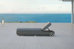 OUTFLEXX Rollliege, Grau, Polyrattan, 200x70x27,5cm, Rückenlehne 5-fach Verstellbar -MBM Verkäufe 18367 20 CGI.jpg