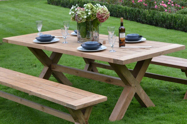 Gartentisch Lincoln Aus Gebürstetem Teakholz Von Ploß 1 Gartentisch Lincoln Aus Gebürstetem Teakholz Von Ploß