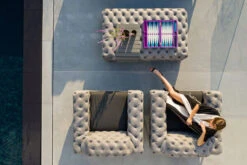 OUTFLEXX Hero Hocker, Suede Grey, Alu/Sunbrella, 150 X 90 X 45 Cm -MBM Verkäufe 21871 3.jpg