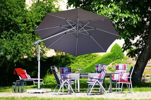 DOPPLER Expert Sessel, Silber/schwarz, Alu/Textilene, 56 X 63 X 100 Cm, Stapelbar 2 DOPPLER Expert Sessel, Silber/schwarz, Alu/Textilene, 56 X 63 X 100 Cm, Stapelbar – Bild 2